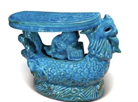 柴窯青藍釉鏤雕龍洲福童枕